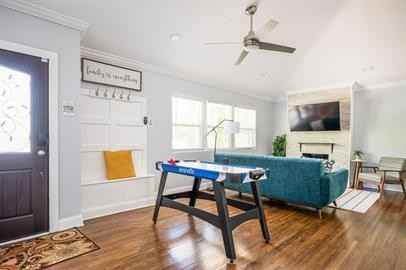 2543 Fontaine Cir - Photo 3 of 50