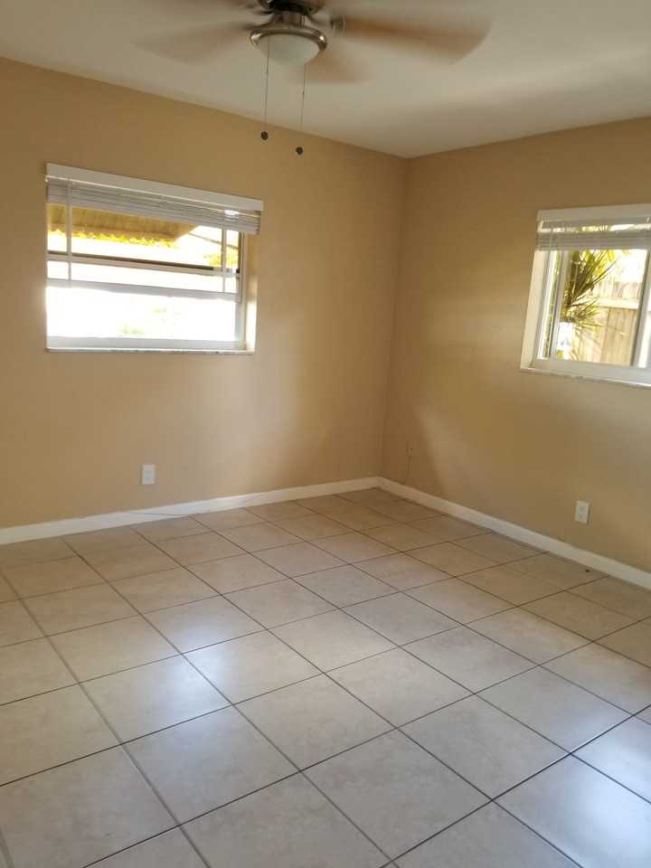 426 Se 13th Dr #426 - Photo 3 of 22