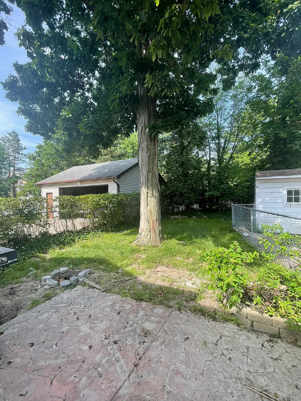 1612 Parker Dr - Photo 2 of 18