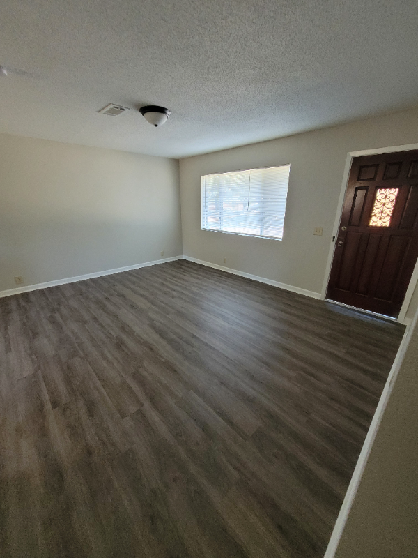 2310 Beach Dr - Photo 3 of 15