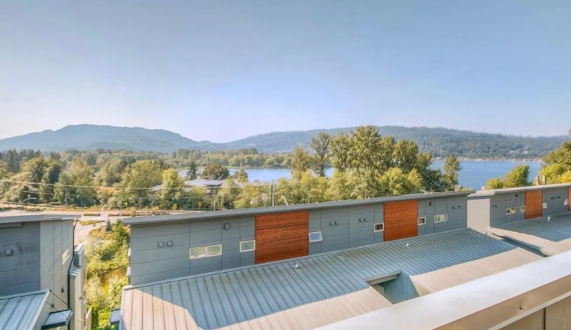 4259 213th Pl Se - Photo 2 of 8