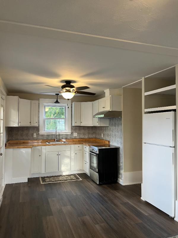 52 Fall River Ave - Photo 3 of 8