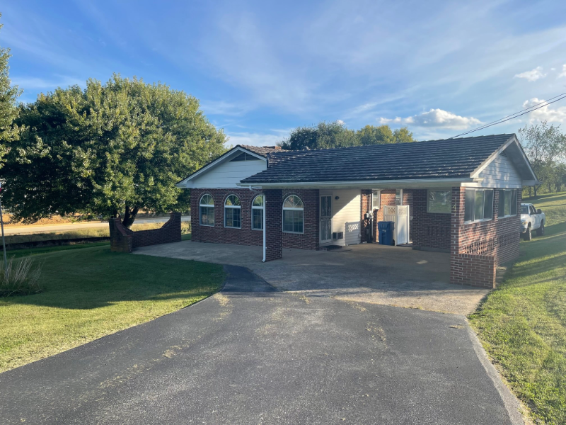 147 Parsons Cir - Photo 2 of 12