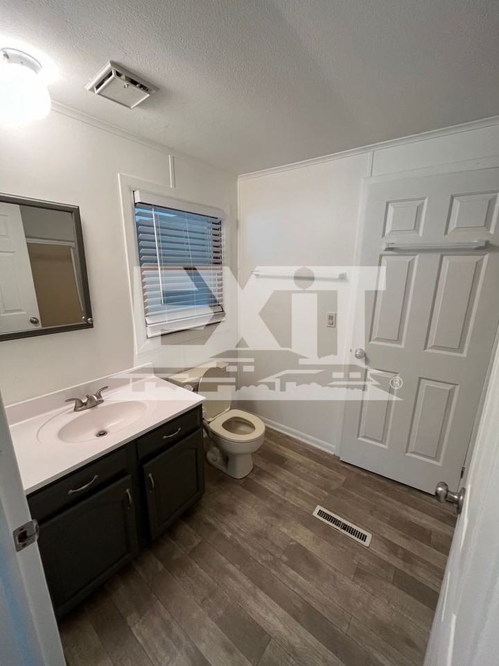 422 Tanglewood Dr, Bracey, VA 23919 2 Bedroom Apartment for 1,250