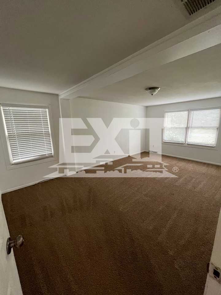 422 Tanglewood Dr, Bracey, VA 23919 2 Bedroom Apartment for 1,250