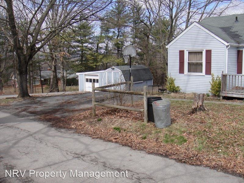 130 Monroe St - Photo 3 of 11