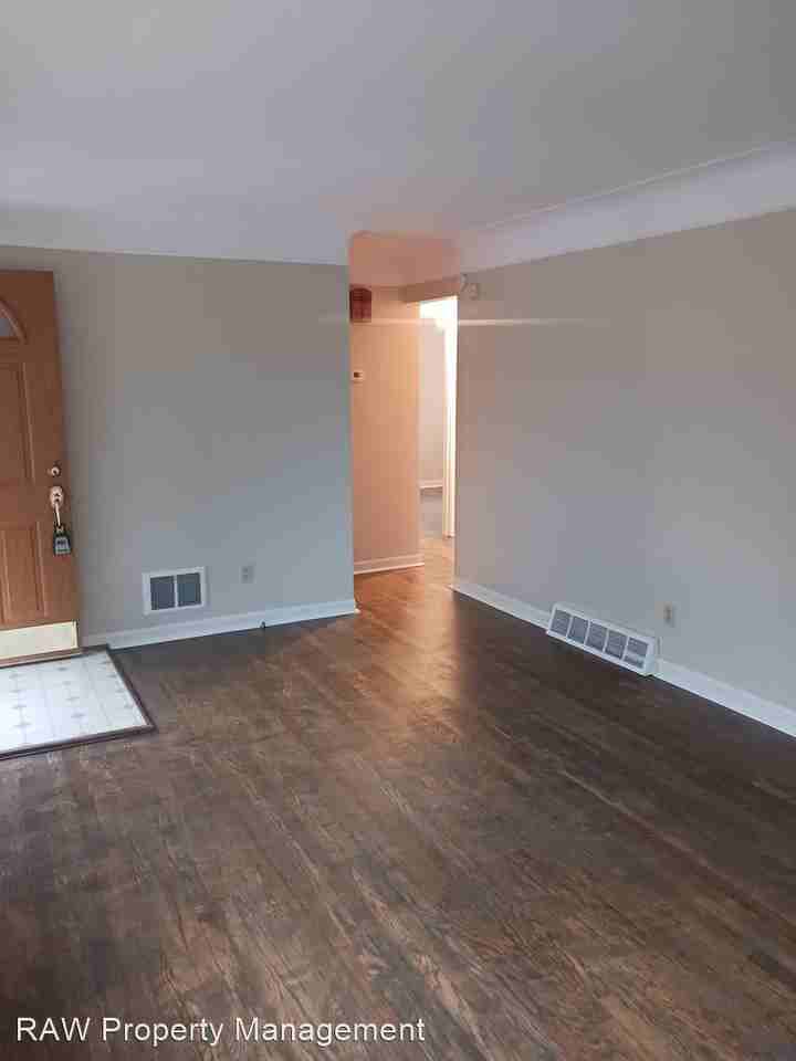 1001 Vacationland Dr - Photo 2 of 34