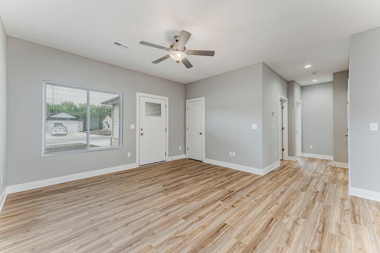 417 Se 14th Ct #B - Photo 3 of 10