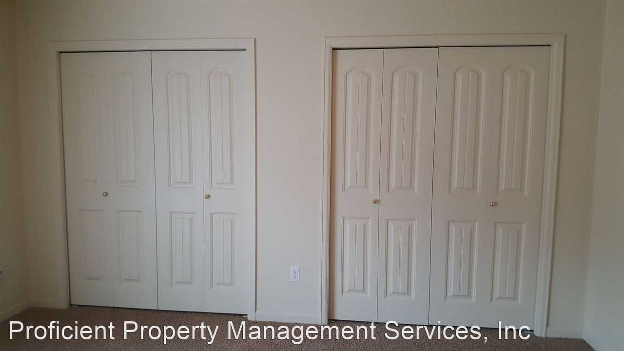 925 Meadows - Photo 2 of 25