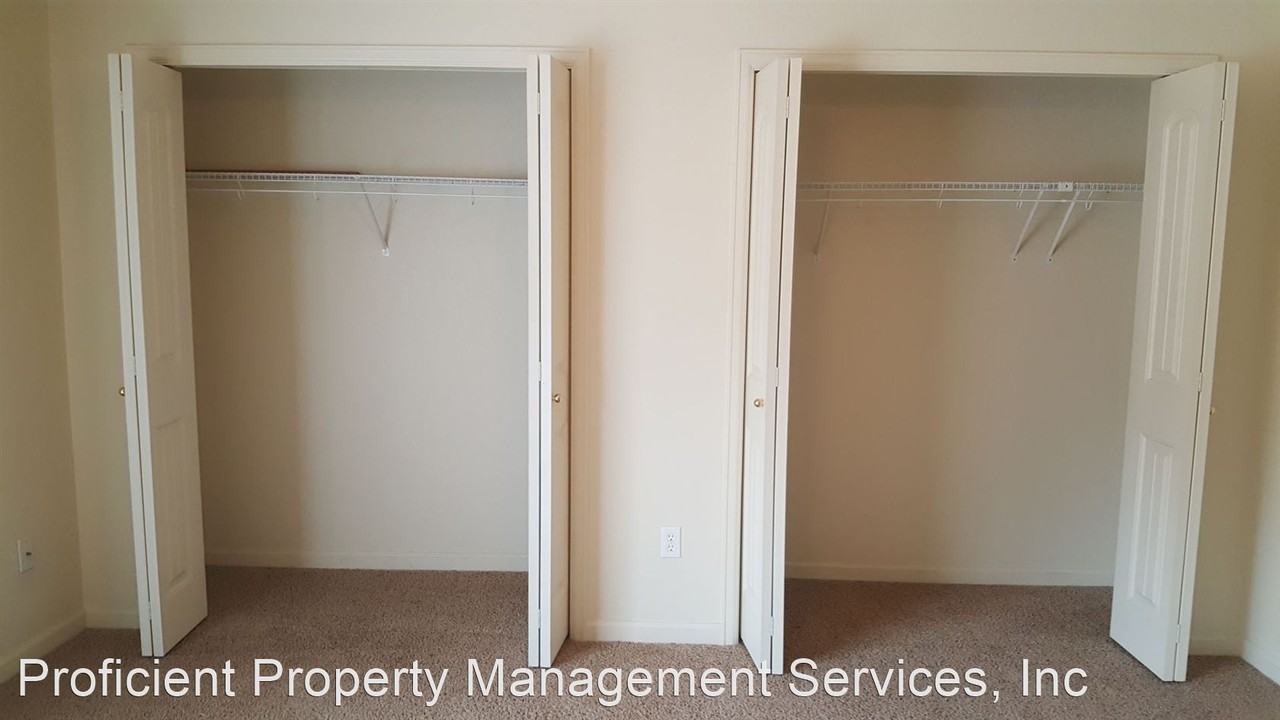 925 Meadows - Photo 3 of 25