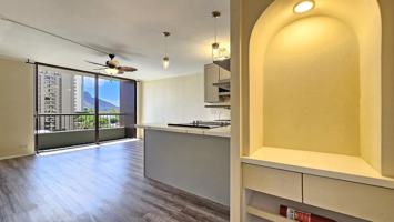 featured image of 320 Liliuokalani Ave #801
