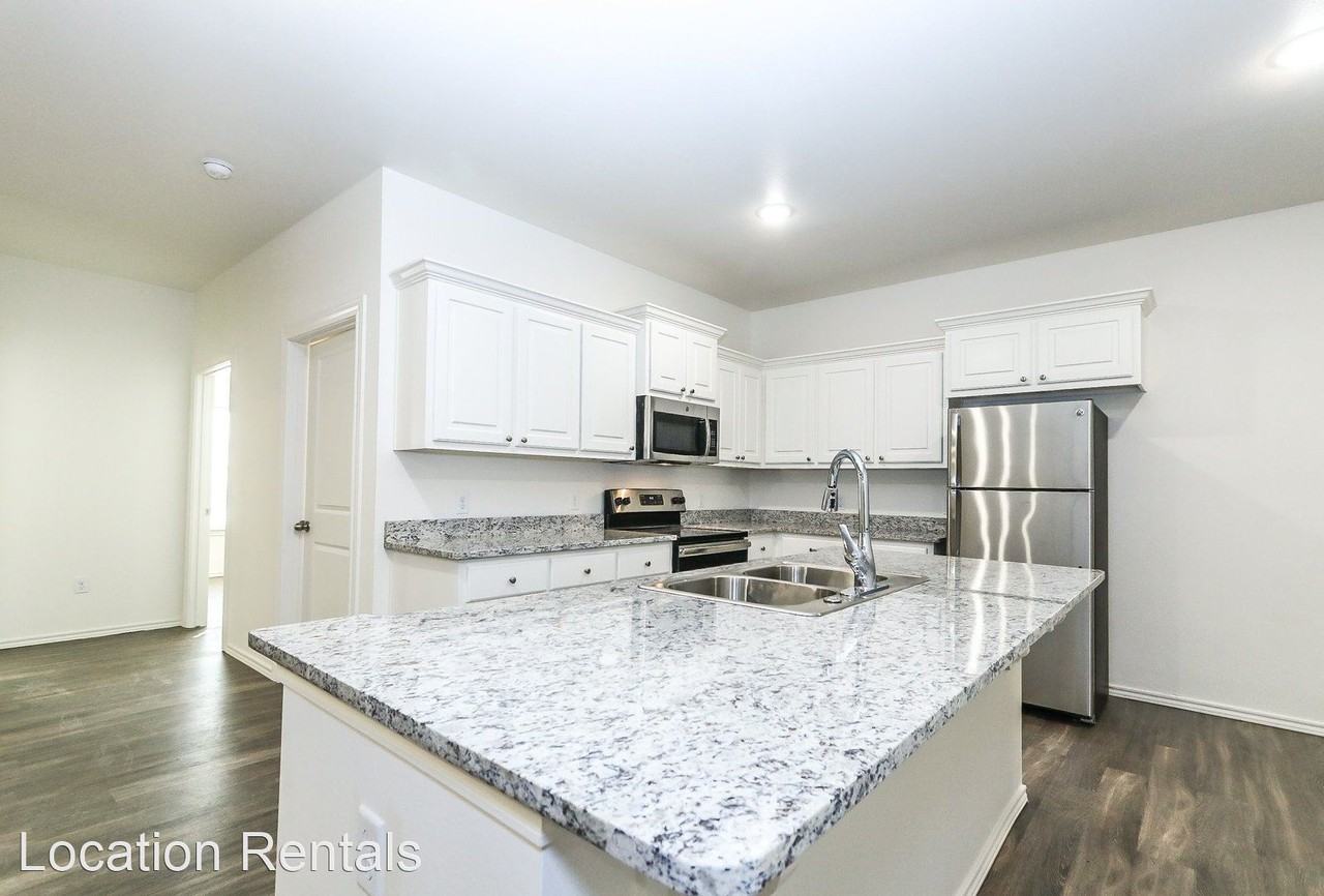 6913 20th St - Photo 2 of 22