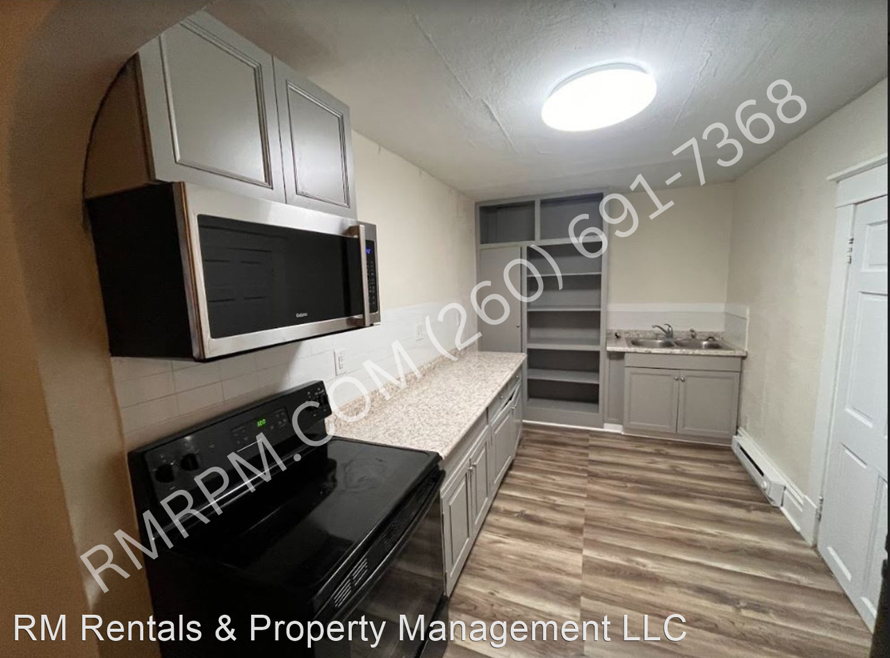 336 E Franklin St. - Photo 2 of 11