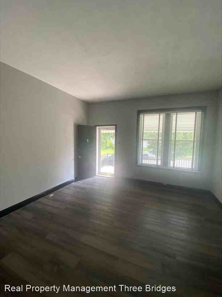 2717 January Ave - Photo 3 of 16