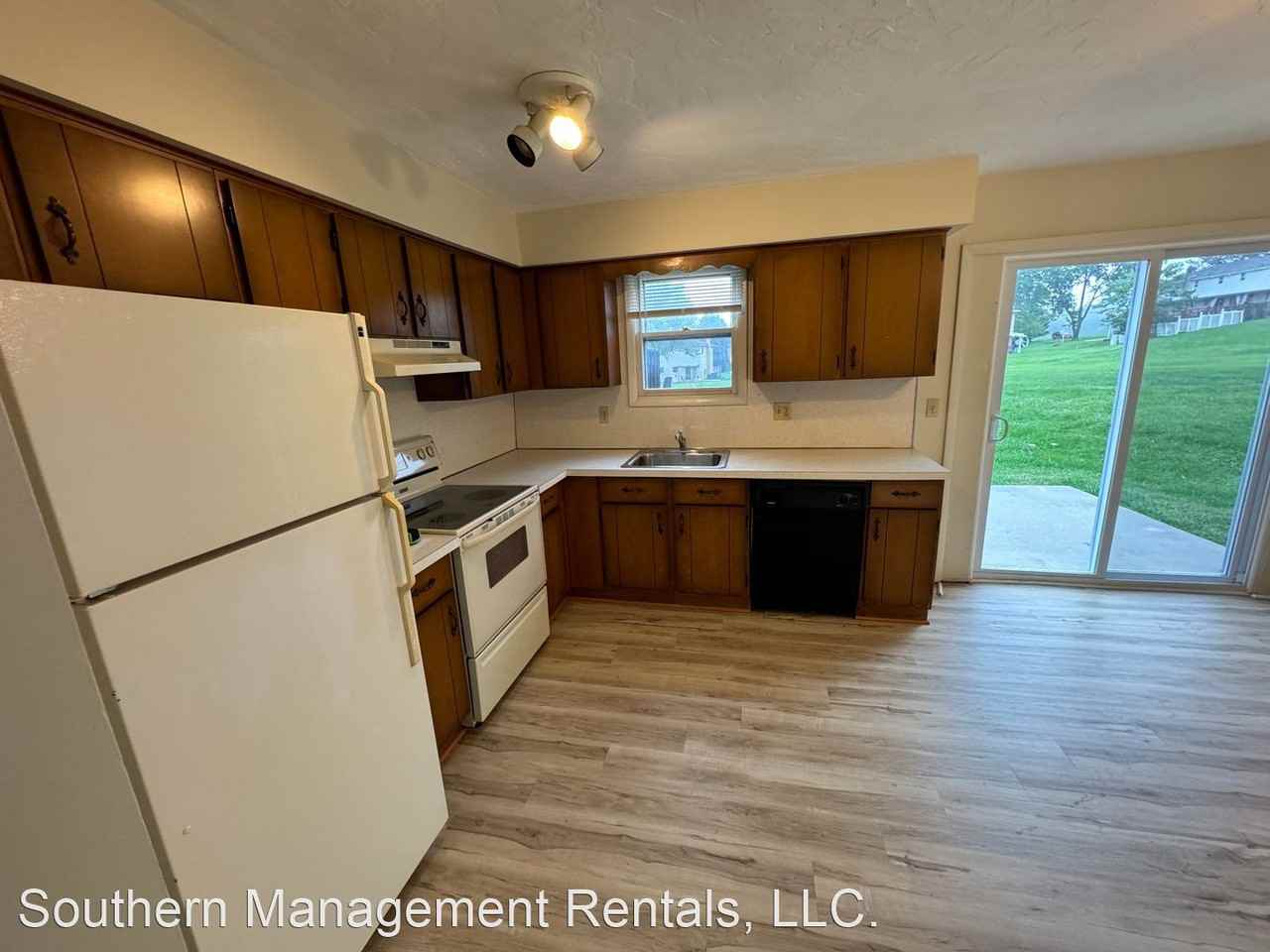 167 Oak Manor Dr - Photo 2 of 10