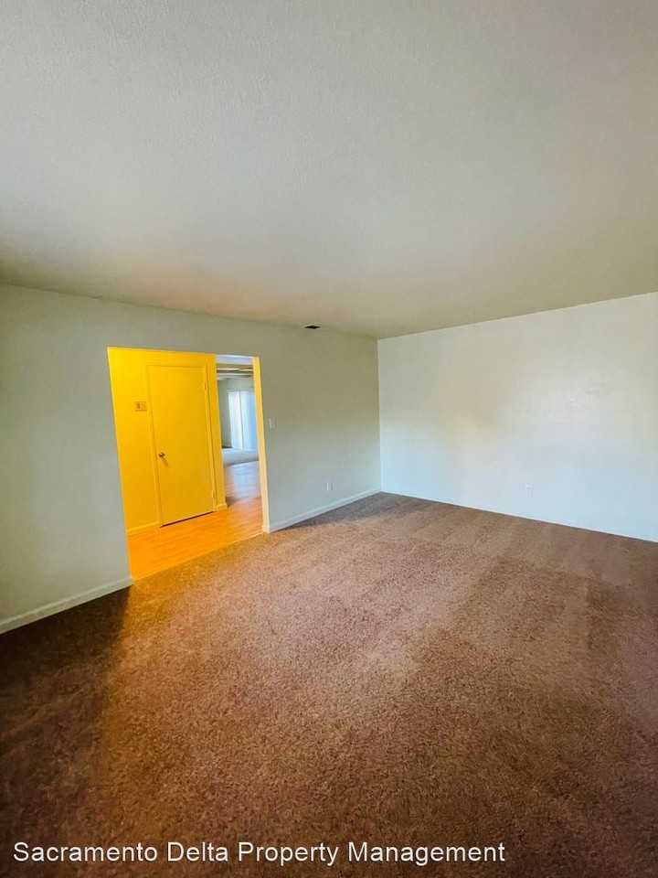 3541 Eisenhower Dr - Photo 3 of 18