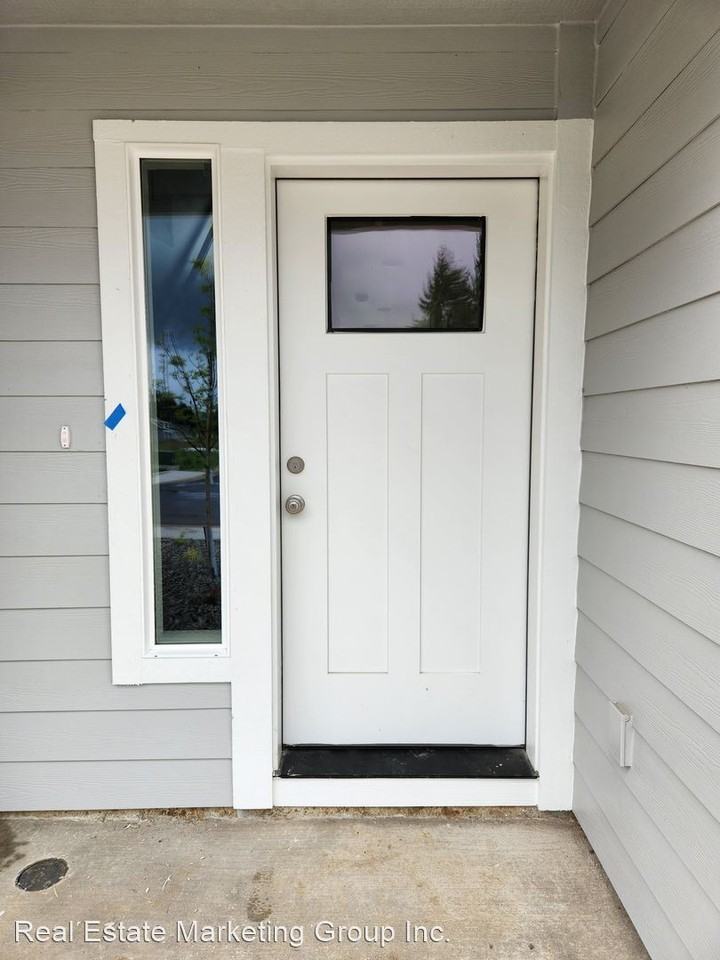 1014 Peach Rd Units A & B - Photo 2 of 27