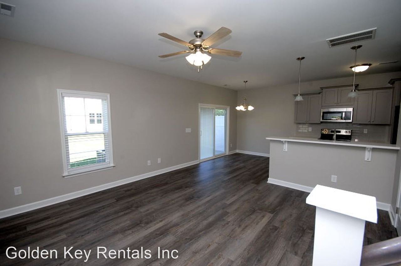 506 E 1st St - Photo 2 of 10