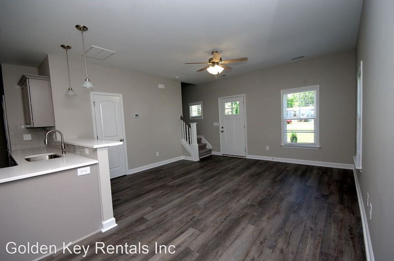 506 E 1st St - Photo 3 of 10