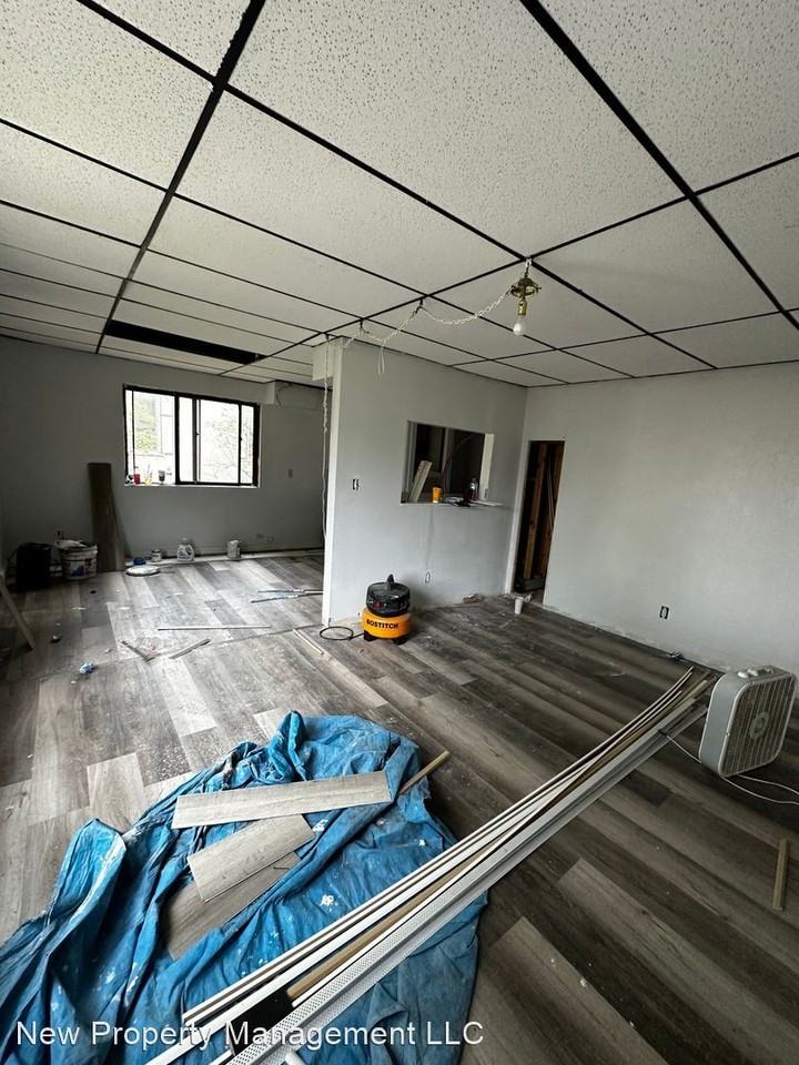 415 1st Ave South - Photo 3 of 9