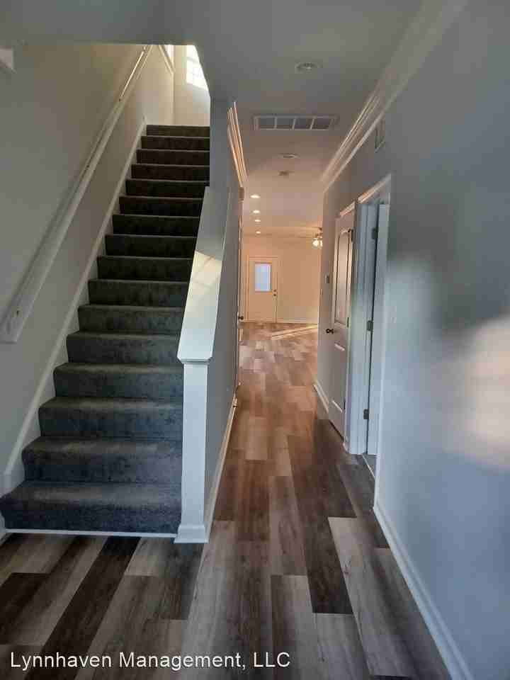 422 Lasalle Ave - Photo 2 of 20