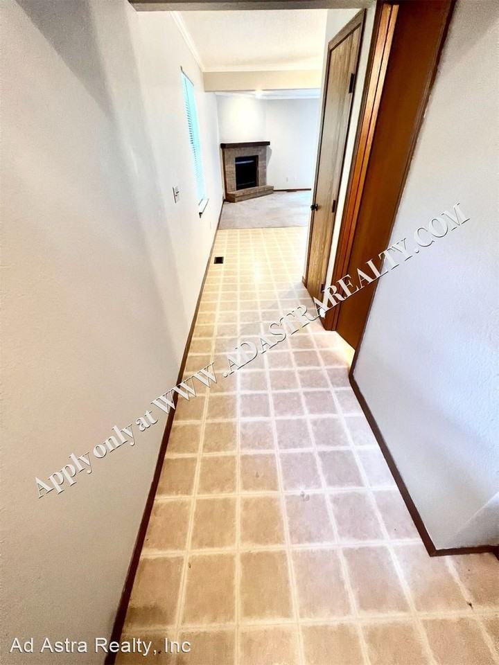 3500 Ne Independence Ave - Photo 3 of 24