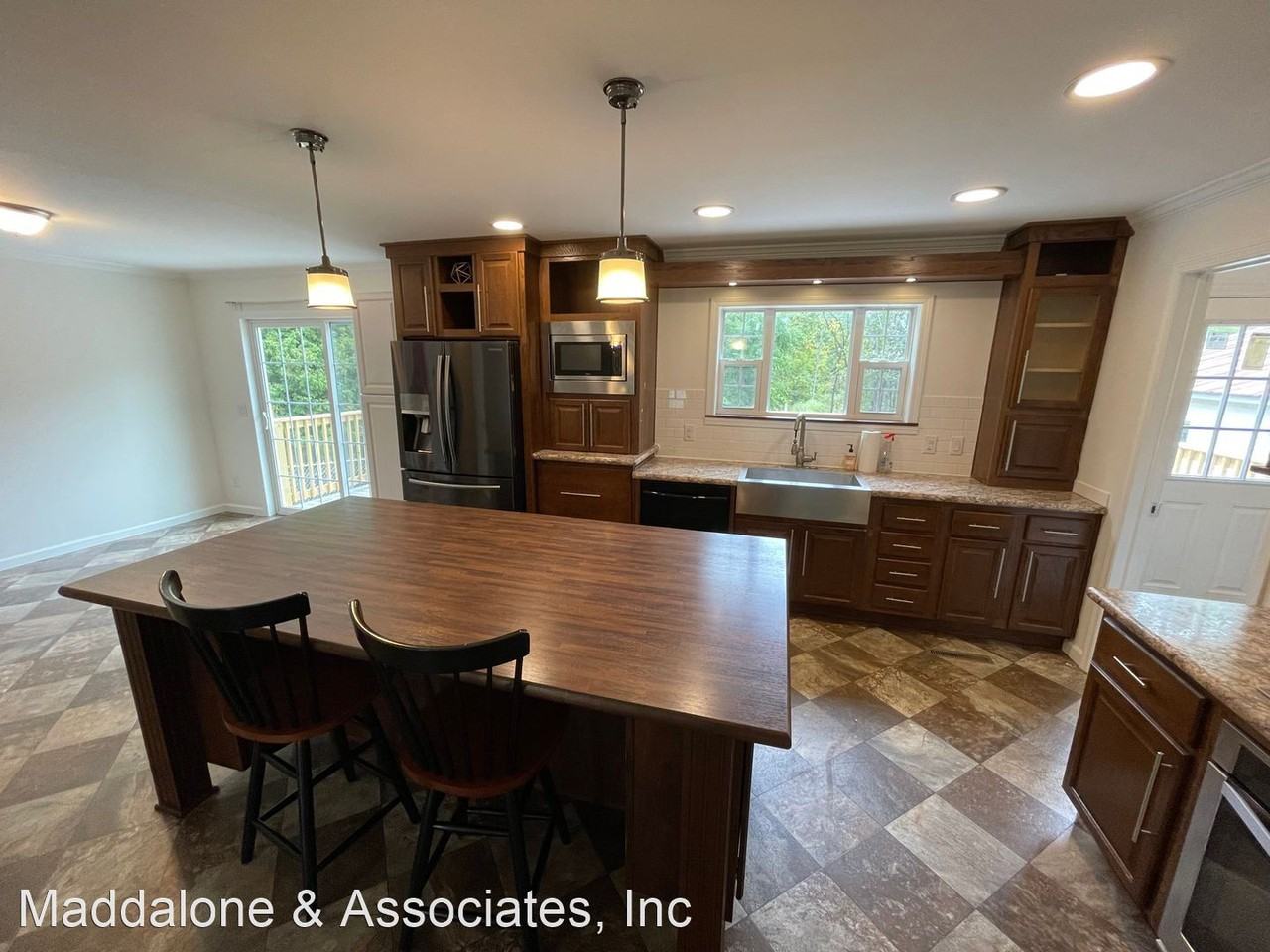 154 Cemetery Rd - Photo 3 of 33