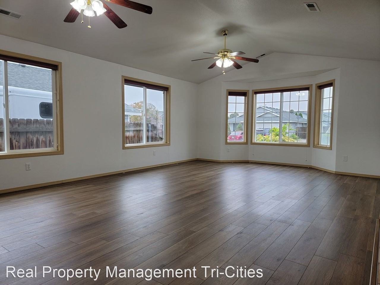 7804 Pender Dr - Photo 2 of 9