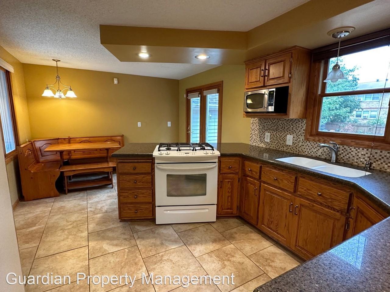 7138 Elliot Ave S - Photo 3 of 21