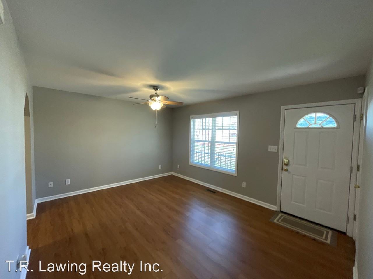 8 Barnes Dr - Photo 2 of 17