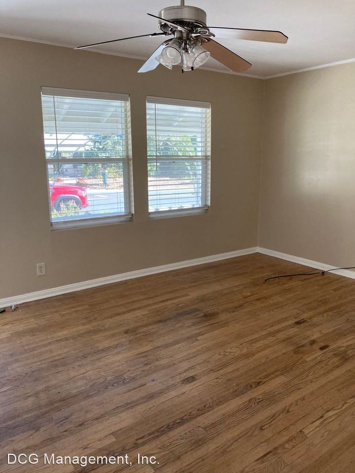 650 Hood Ave - Photo 2 of 13