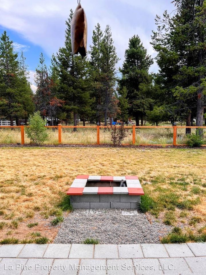 15923 Woodchip Ln - Photo 2 of 10