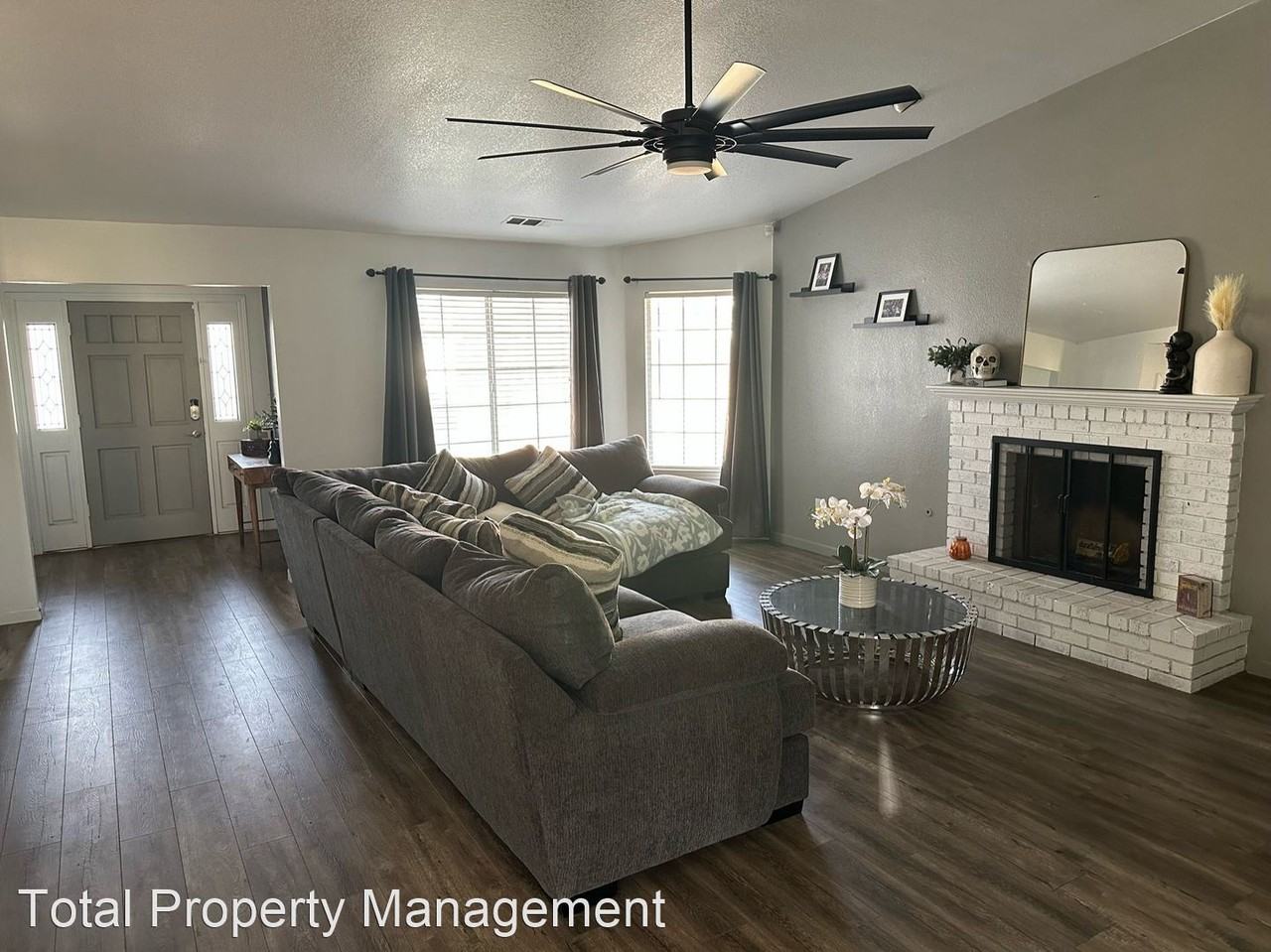 294 Red Oak Way - Photo 3 of 26