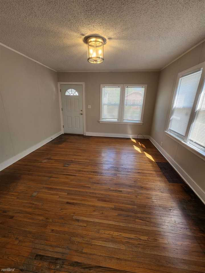 421 S Sedgwick St - Photo 2 of 16