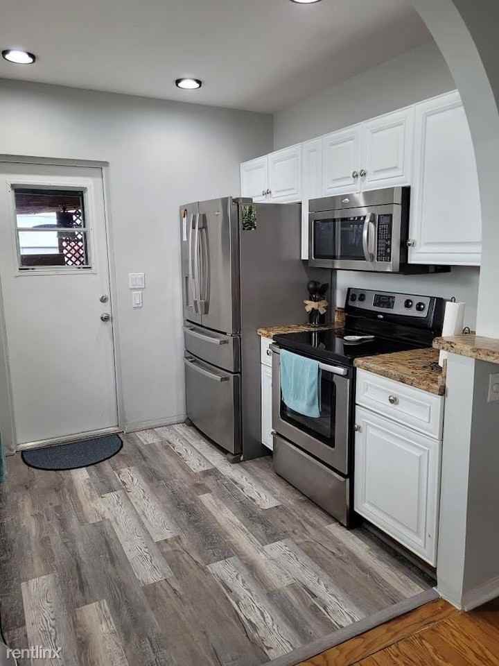 1921 Jefferson St - Photo 2 of 9