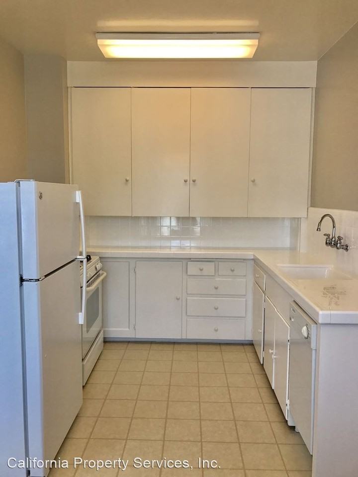 Franciscan Apts - Photo 3 of 32