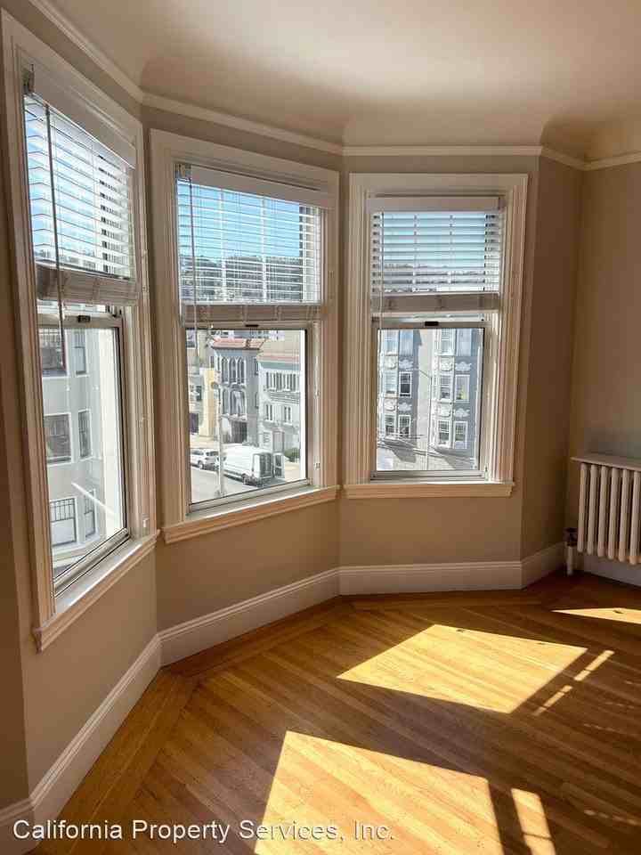 Franciscan Apts - Photo 4 of 32