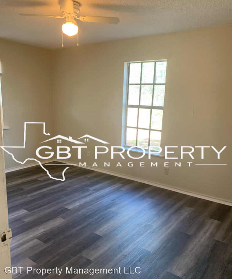 304 Dakota St. - Photo 3 of 5