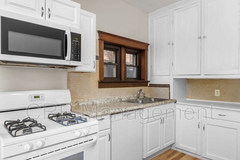 5033 Ray Ave - Photo 2 of 25