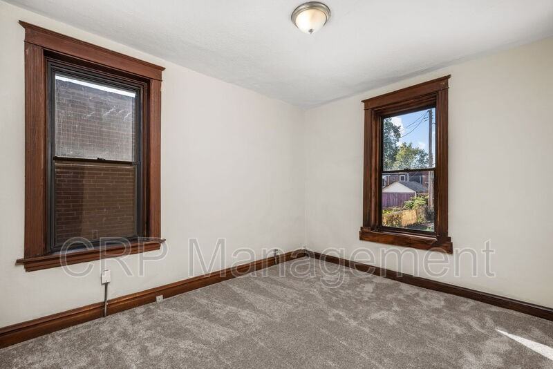 5033 Ray Ave - Photo 3 of 25