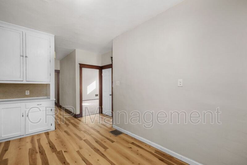 5033 Ray Ave - Photo 4 of 25