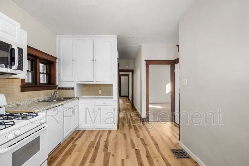 5033 Ray Ave - Photo 6 of 25