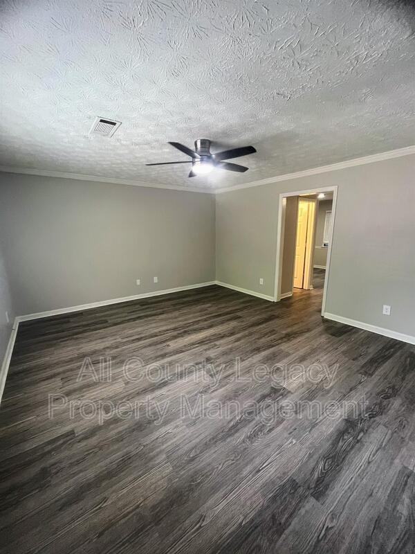 3081 Parkside Ct - Photo 2 of 11