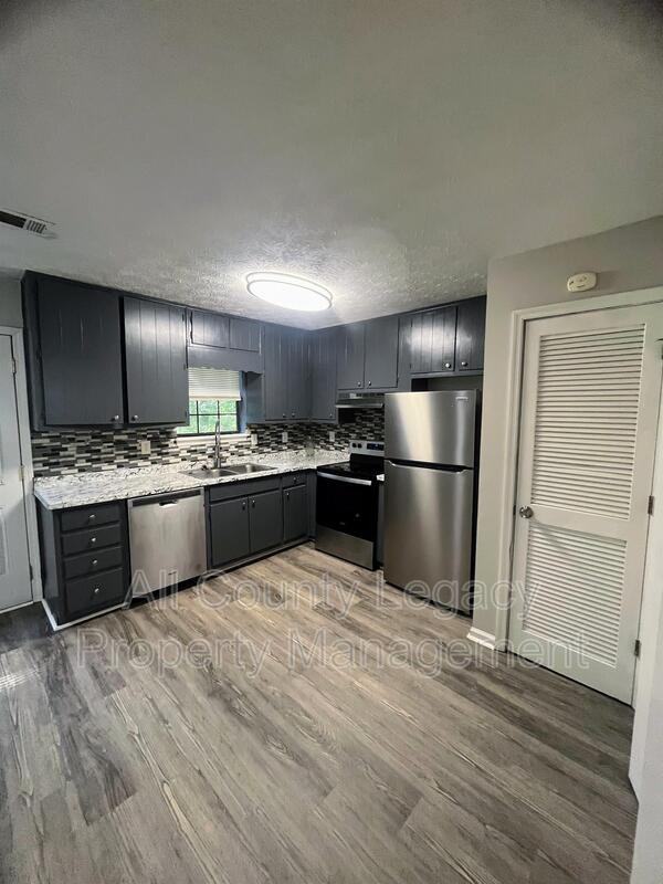 3081 Parkside Ct - Photo 3 of 11