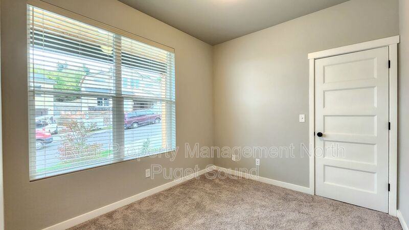 7710 92nd Pl Ne - Photo 4 of 44