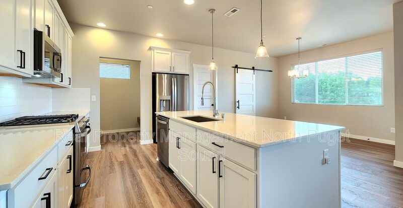 7710 92nd Pl Ne - Photo 7 of 44