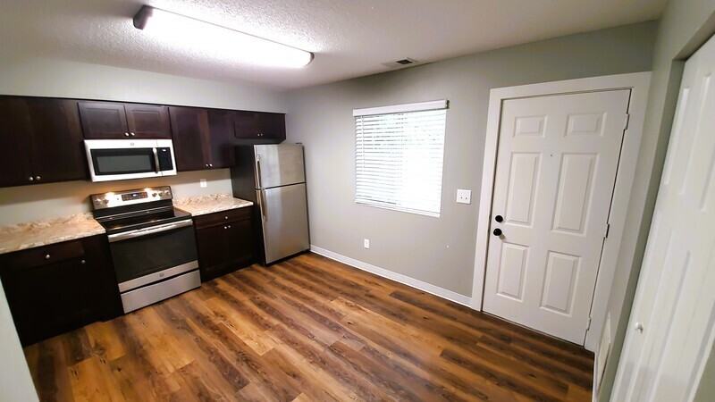 422 N 18th Ave - Photo 5 of 30