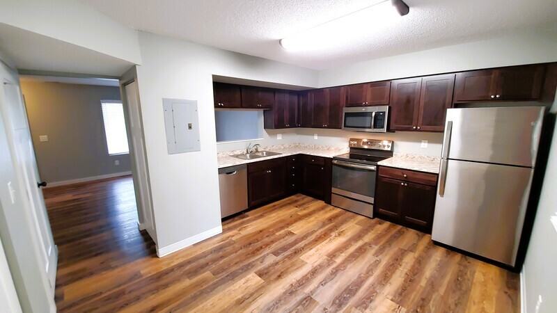 422 N 18th Ave - Photo 6 of 30