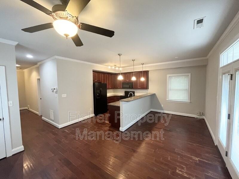1411 Porter St #B - Photo 4 of 29