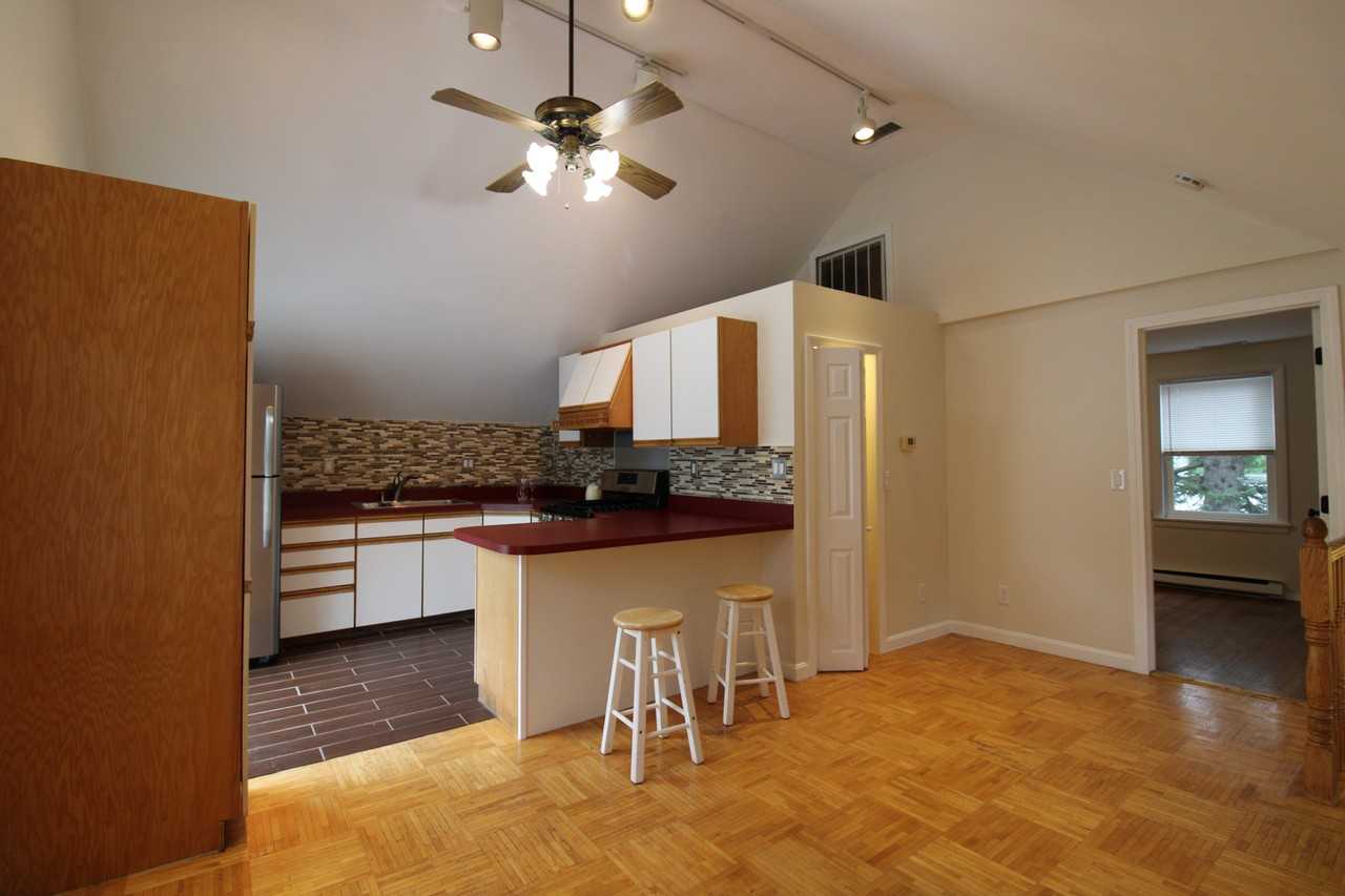 9 Lakeside Ave #2 - Photo 2 of 10